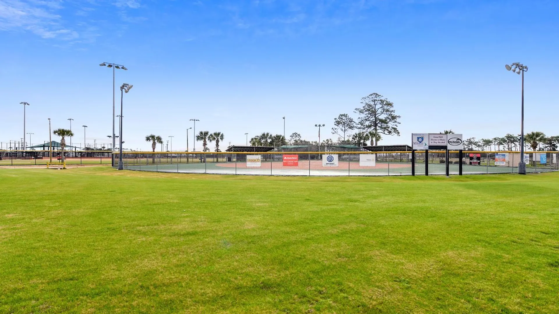 Holiday home Sunbird Beach Resort 101E By Book That Condo Panama City Beach United States